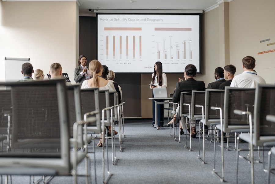 Corporate Training 1 how to design better corporate training rooms